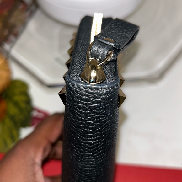 Valentino Rockstud Zip Around Wallet Black Pebbled Leather - Picture 10 of 13